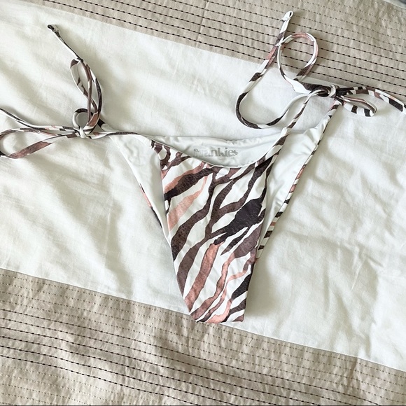 Frankie’s Bikinis Halo Mackenzie Tiger Swim Set M - Picture 5 of 15